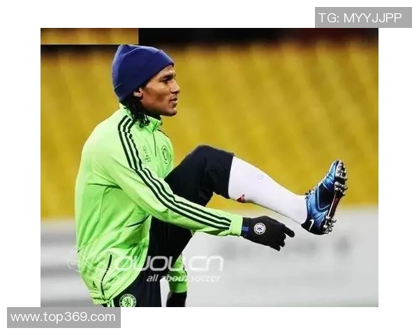 足球明星通过草皮销售赚取丰厚收入的背后故事